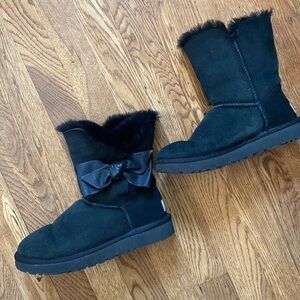 UGG Boots Black Bow Size 6